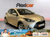 Usado Toyota Yaris Business Edition 116 CV (85 kW) 2021 Gris Utilitario