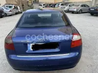 Usado Audi A4 130 CV (95 kW) 2004 Azul Berlina