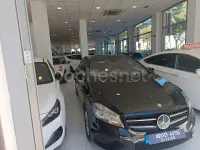 Usado Mercedes A180 AMG line 109 CV (80 kW) 2014 Negro Utilitario