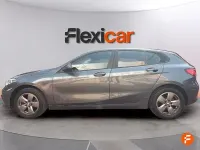 Usado BMW 118 140 CV (102 kW) 2021 Gris / plata Berlina