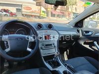 Usado Ford Mondeo Ambiente 125 CV (91 kW) 2007 Gris / plata Berlina