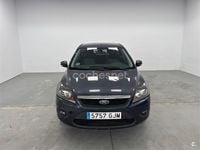 Usado Ford Focus Trend 115 CV (84 kW) 2009 Gris / plata Berlina