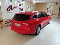 Usado Ford Focus Active 120 CV (88 kW) 2022 Rojo