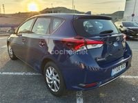 Usado Toyota Auris Hybrid Active 136 CV (100 kW) 2018 Azul Berlina
