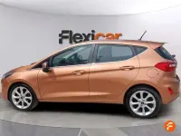 Usado Ford Fiesta Titanium 86 CV (63 kW) 2018 Naranja Utilitario