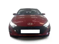 Usado Hyundai i20 101 CV (74 kW) 2024 Rojo Utilitario