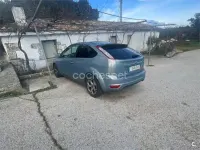 Usado Ford Focus Trend 100 CV (73 kW) 2008 Gris / plata Berlina