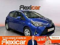 Usado Toyota Yaris Active 99 CV (72 kW) 2020 Azul Utilitario