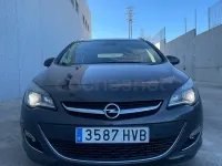 Usado Opel Astra Excellence 110 CV (80 kW) 2014 Gris / plata Familiar