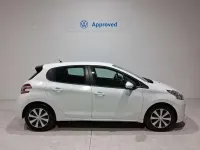 Usado Peugeot 208 Active 68 CV (50 kW) 2013 Blanco Utilitario
