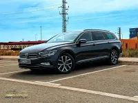 Usado VW Passat Executive 122 CV (89 kW) 2022 Gris Familiar