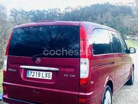 Usado Mercedes Viano 150 CV (110 kW) 2010 Granate Monovolumen