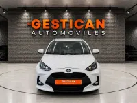 Usado Toyota Yaris Hybrid Active 116 CV (85 kW) 2022 Blanco Berlina