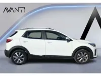 Usado Kia Stonic 84 CV (61 kW) 2023 Blanco SUV