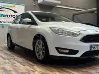 Usado Ford Focus Trend 115 CV (84 kW) 2015 Blanco Berlina