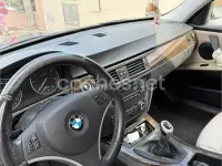 Usado BMW 318 143 CV (105 kW) 2011 Azul Familiar