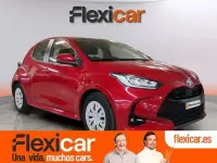 Usado Toyota Yaris Active 116 CV (85 kW) 2023 Rojo Utilitario