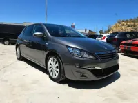 Usado Peugeot 308 Allure 120 CV (88 kW) 2016 Gris Utilitario
