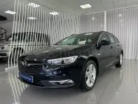 Usado Opel Insignia Selective 136 CV (100 kW) 2019 Azul Familiar