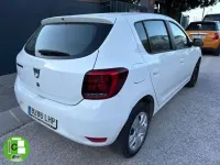 Usado Dacia Sandero Comfort 95 CV (69 kW) 2020 Blanco Berlina