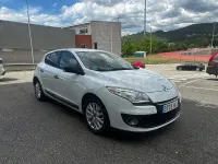 Usado Renault Mégane Authentique 100 CV (73 kW) 2012 Blanco Berlina
