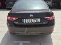 Usado Skoda Superb Ambition 190 CV (139 kW) 2019 Negro metalico Berlina
