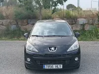Usado Peugeot 207 75 CV (55 kW) 2012 Negro Berlina