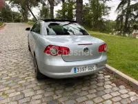 Usado VW Eos Individual 140 CV (102 kW) 2008 Gris / plata Descapotable