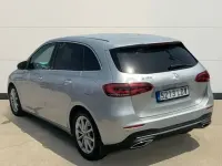 Usado Mercedes B180 136 CV (100 kW) 2019 Gris / plata Utilitario