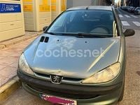 Usado Peugeot 206 75 CV (55 kW) 2001 Verde Berlina