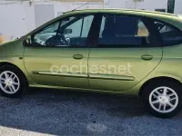 Usado Renault Scénic II Expression 105 CV (77 kW) 2003 Verde Monovolumen