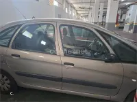 Usado Citroën Xsara Picasso 110 CV (80 kW) 2004 Beige Monovolumen