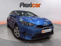 Usado Kia Ceed 136 CV (100 kW) 2023 Azul Utilitario