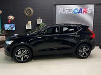 Käytetty Volvo XC40 150 HP (110 kW) 2020 Musta Katumaasturi
