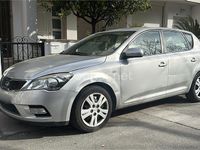 Usado Kia Ceed 90 CV (66 kW) 2010 Gris / plata Utilitario