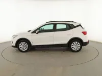 Usado Seat Arona Style 110 CV (80 kW) 2021 Blanco SUV