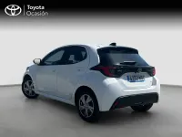 Usado Toyota Yaris Active 116 CV (85 kW) 2025 Blanco Utilitario