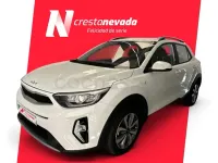 Usado Kia Stonic 84 CV (61 kW) 2023 Blanco SUV