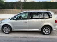 Usado VW Touran Advance 105 CV (77 kW) 2012 Gris / plata Monovolumen