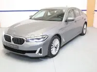 Usado BMW 530e Comfort Edition 292 CV (214 kW) 2023 Gris / plata Berlina