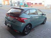 Usado Hyundai i20 84 CV (61 kW) 2022 Verde Utilitario