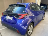 Usado Toyota Yaris Hybrid Active 116 CV (85 kW) 2025 Azul Utilitario