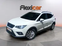 Usado Seat Arona Style Plus 110 CV (80 kW) 2021 Blanco SUV