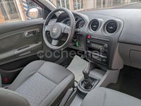 Usado Seat Ibiza Reference 75 CV (55 kW) 2006 Rojo Berlina
