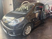 Usado Peugeot 1007 75 CV (55 kW) 2006 Negro Monovolumen