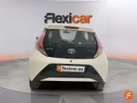 Usado Toyota Aygo X-cite 69 CV (50 kW) 2017 Blanco Utilitario