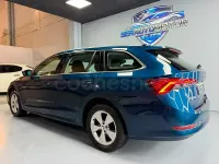 Usado Skoda Octavia Ambition 150 CV (110 kW) 2023 Azul Familiar