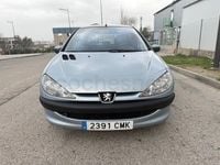 Usado Peugeot 206 70 CV (51 kW) 2003 Azul Berlina