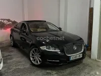 Usado Jaguar XJ Luxury 275 CV (202 kW) 2013 Negro Berlina