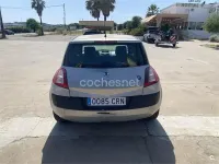 Usado Renault Mégane Authentique 80 CV (58 kW) 2004 Gris / plata Berlina